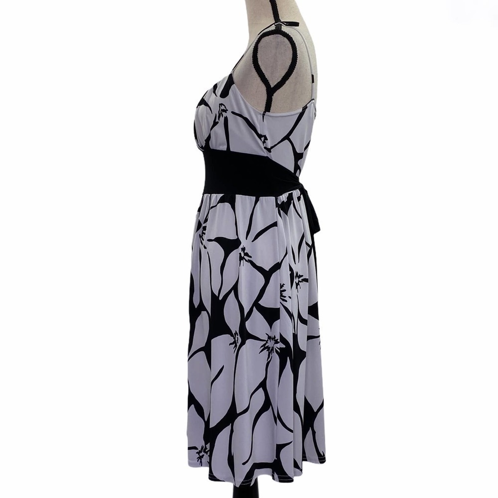 WRAPPER Black White Floral Mini Dress Size Large - Picture 4 of 13
